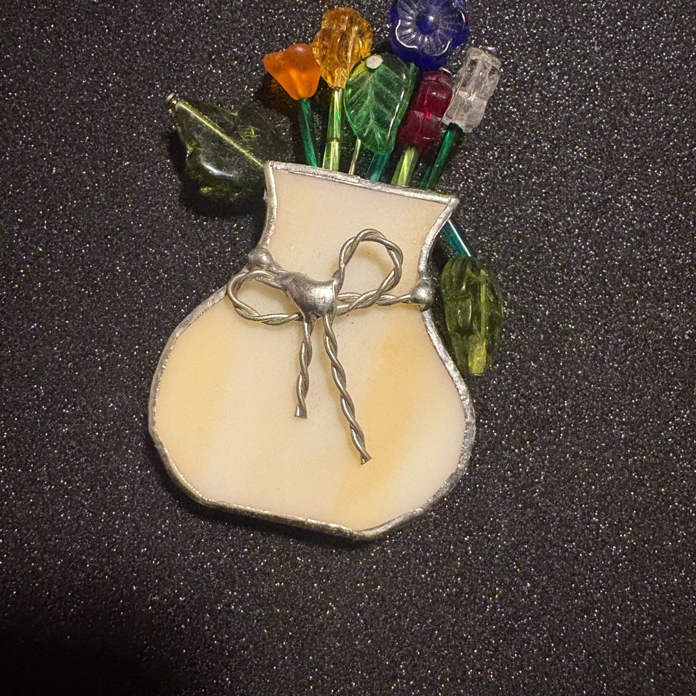 Elegant Vase Brooch with Floral Design